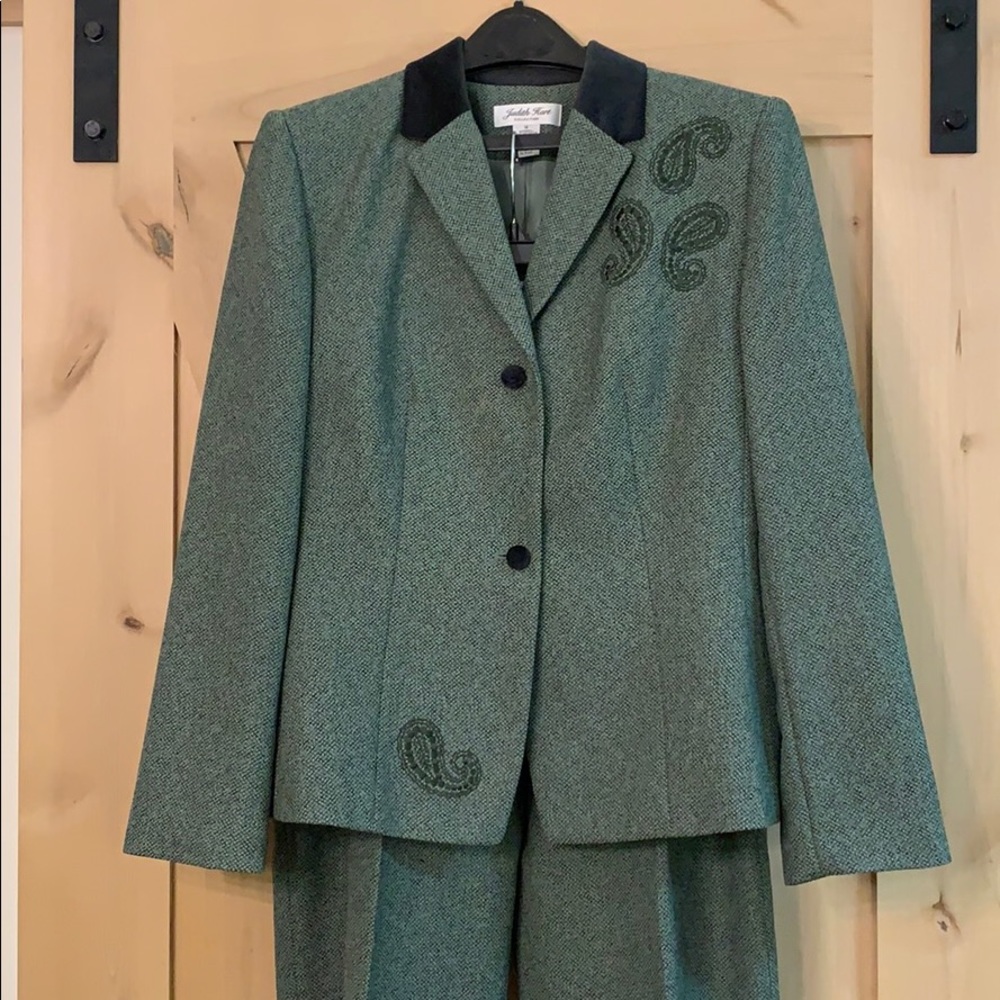 Judith Hart Pant Suit - Grey / Black